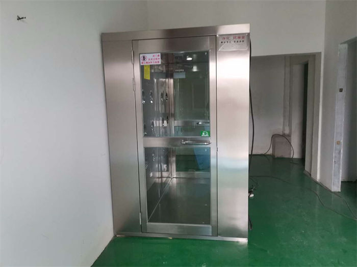 北京某食品车间风淋室安装现场