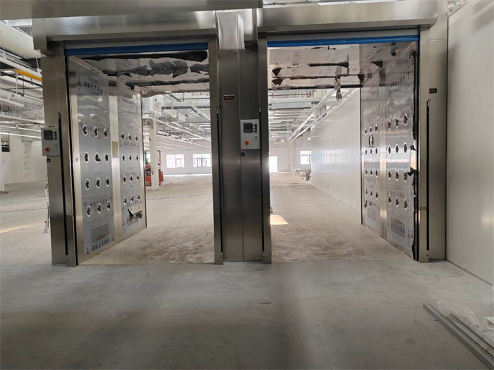 秦皇岛强晟物流有限公司安装卷帘门风淋室